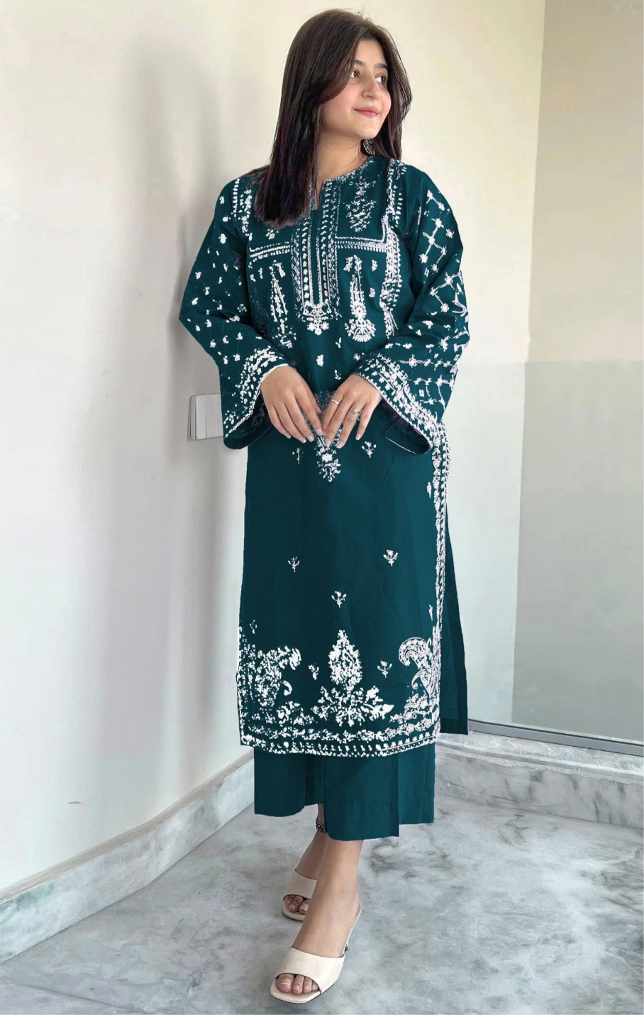 UMZAY| LAWN 2 PC FULL HEAVY EMB SUIT FOR SUMMER 2026 BOTEL GREEN