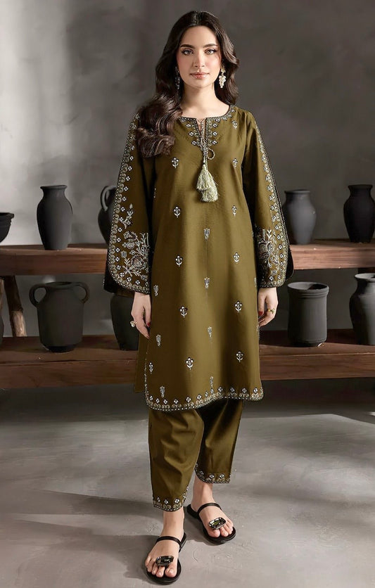 UMZAY | DHANAK 2 PC FULL HEAVY EMB SUIT FOR WINTER 2025-26