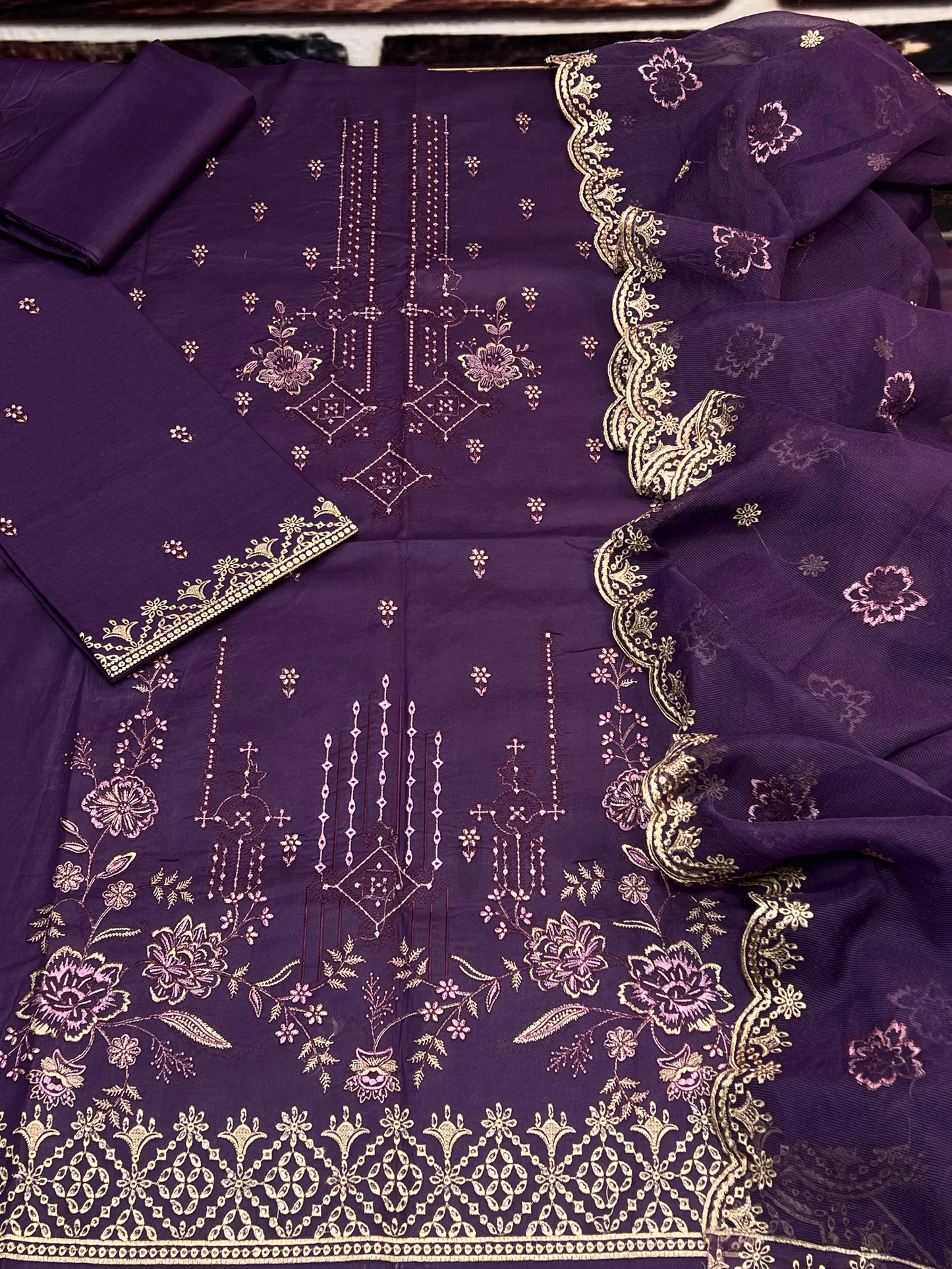 MARIA.B | LAWN 3 PIECE UNSTICHED FULL HEAVY EMB SUIT FOR SUMMER 2025