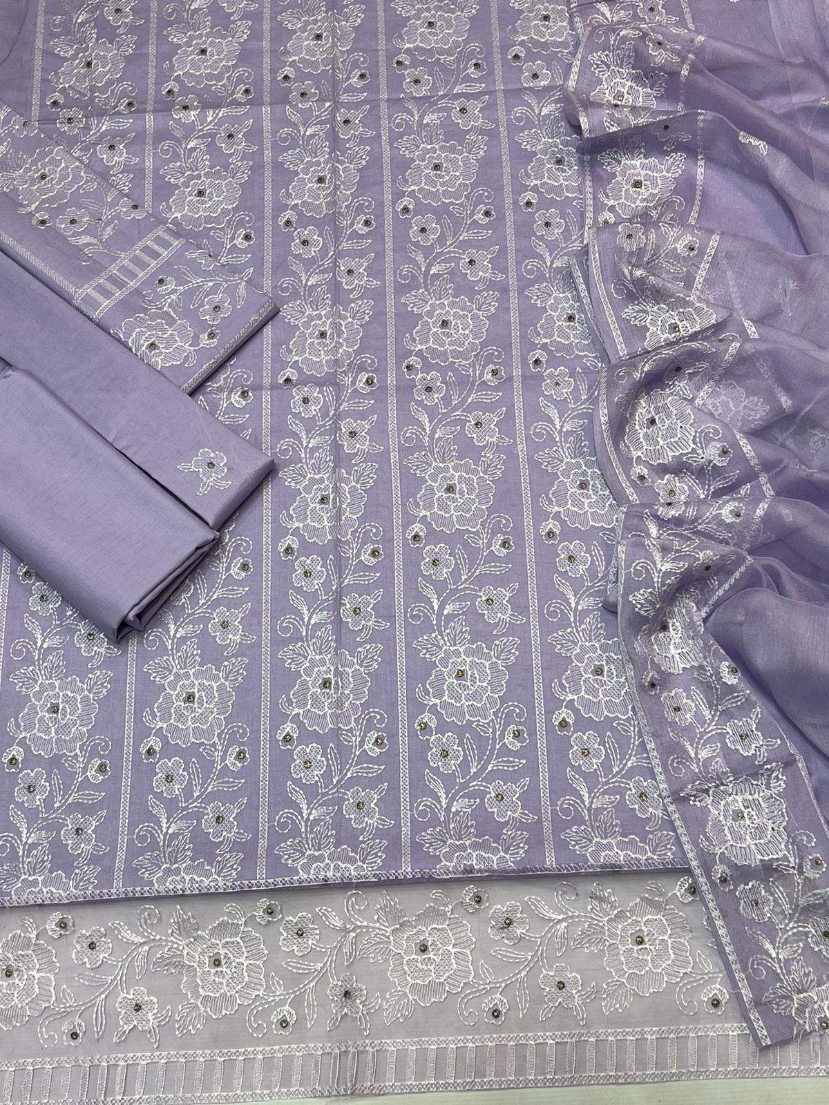 BAREEZE | LAWN 3 PIECE UNSTICHED FULL HEAVY EMB SUIT FOR SUMMER 2025