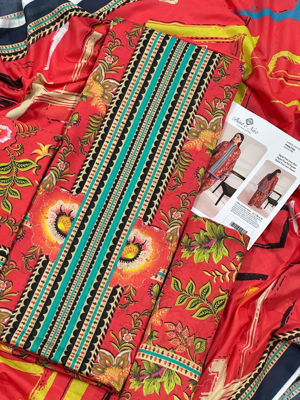 BINT-E-NAZ | LAWN 3 PIECE UNSTICHED PRINT SUIT FOR SUMMER 2025