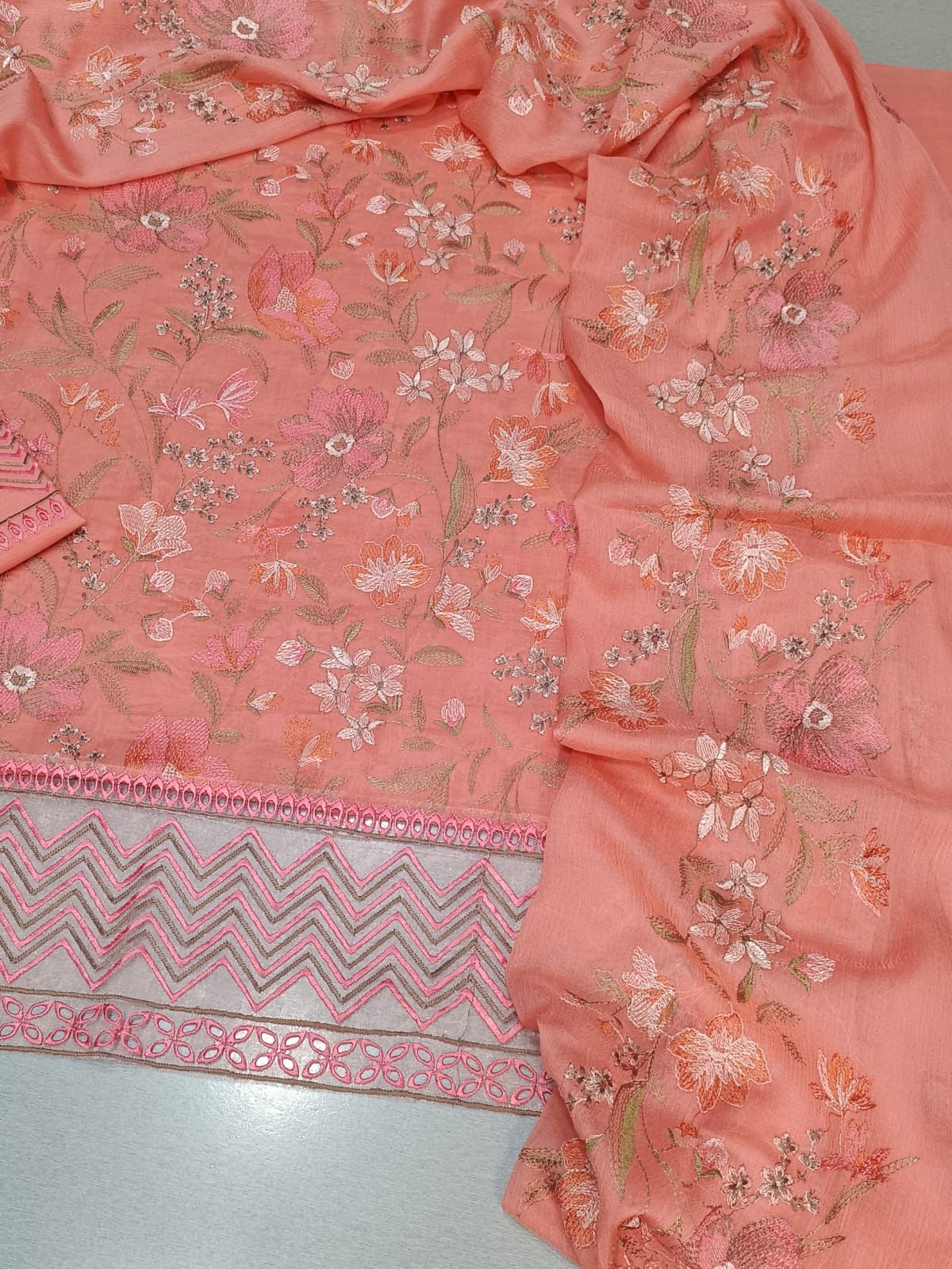BAREEZE | LAWN 3 PIECE UNSTICHED FULL HEAVY EMB SUIT FOR SUMMER 2025