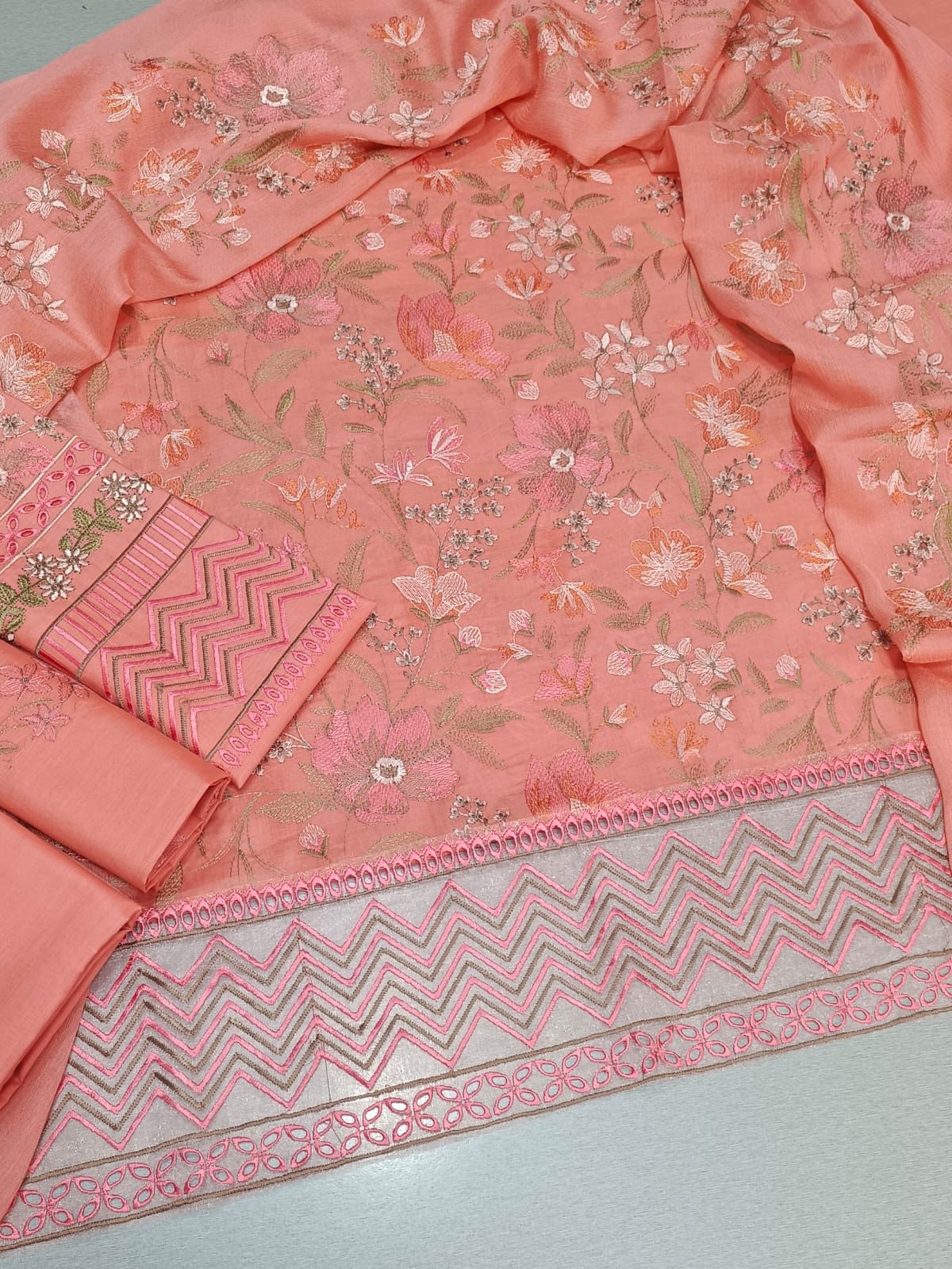 BAREEZE | LAWN 3 PIECE UNSTICHED FULL HEAVY EMB SUIT FOR SUMMER 2025