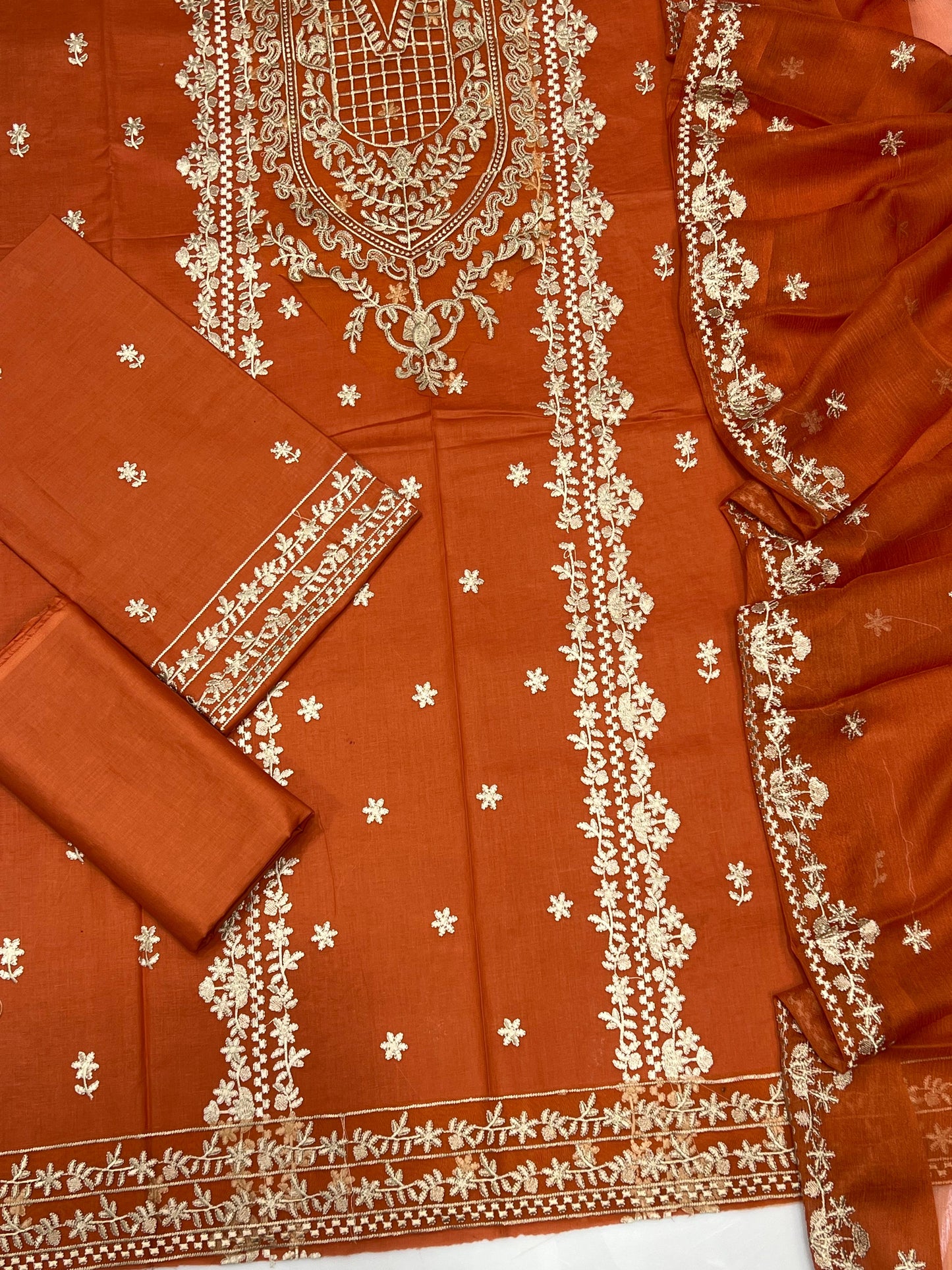 MARIYAM & MARIA | LAWN 3 PIECE UNSTICHED FULL HEAVY EMB SUIT FOR SUMMER 2025