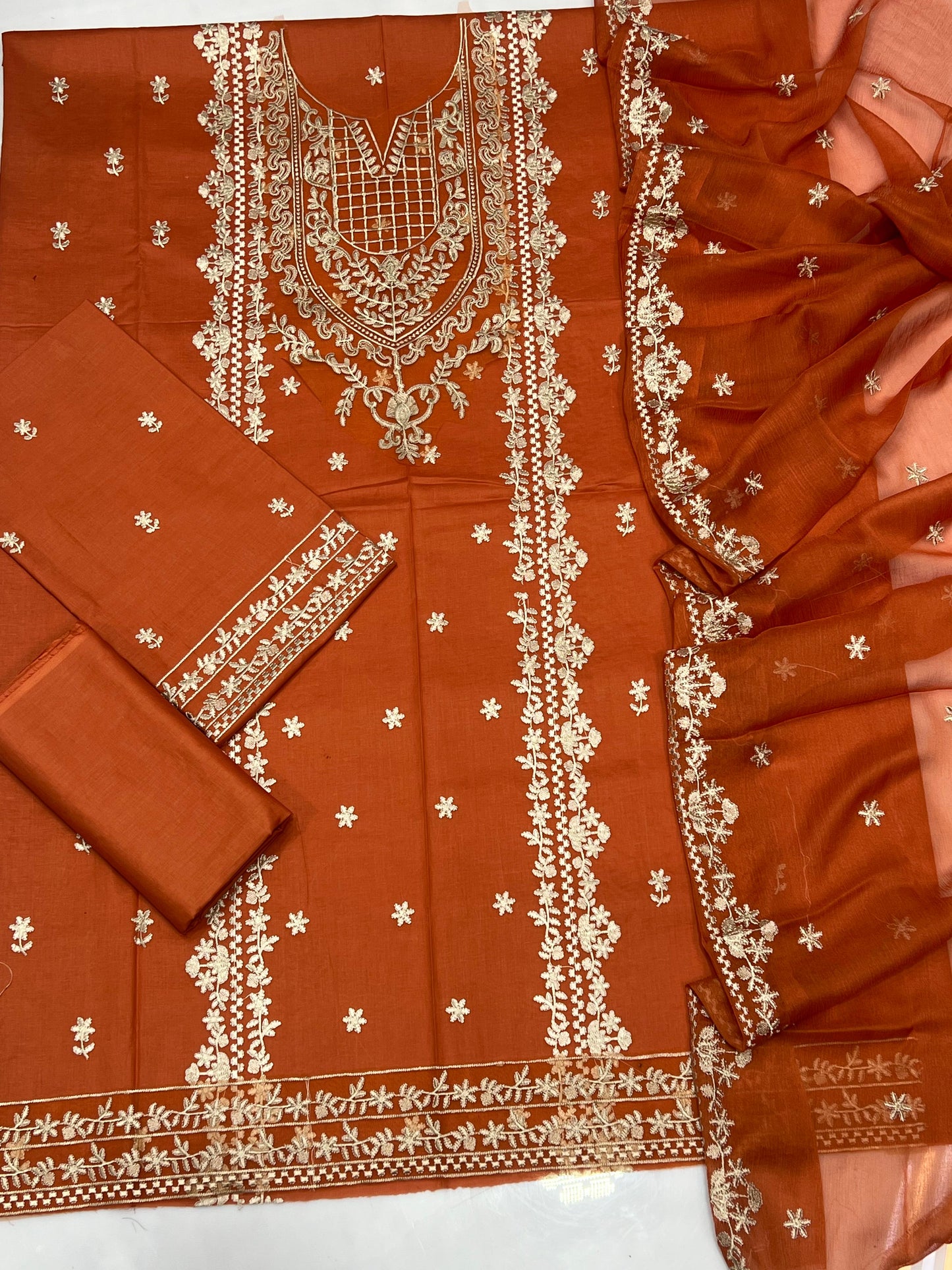 MARIYAM & MARIA | LAWN 3 PIECE UNSTICHED FULL HEAVY EMB SUIT FOR SUMMER 2025