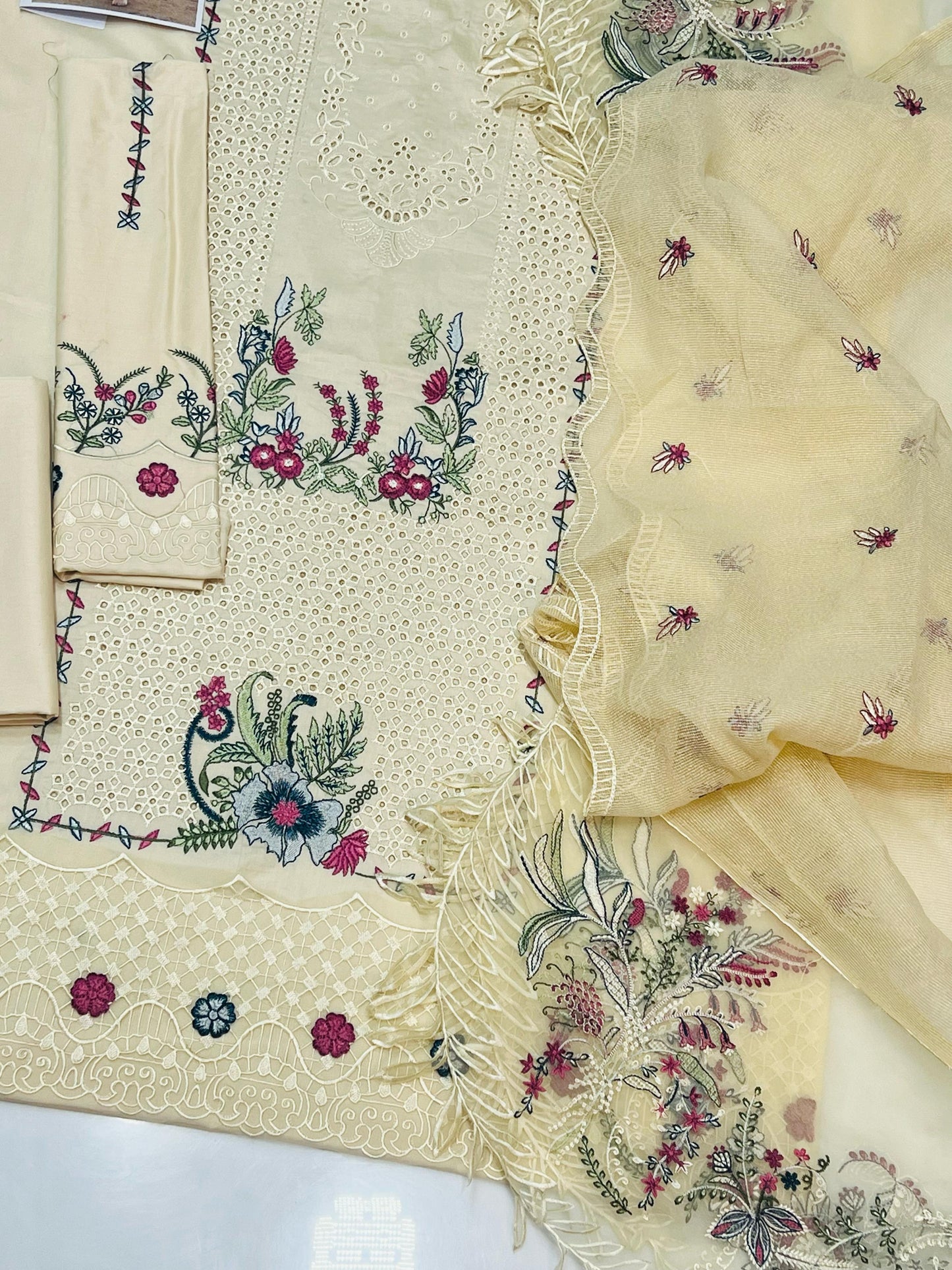 QALAMAKR | LAWN 3 PIECE UNSTICHED FULL HEAVY EMB SUIT FOR SUMMER 2025