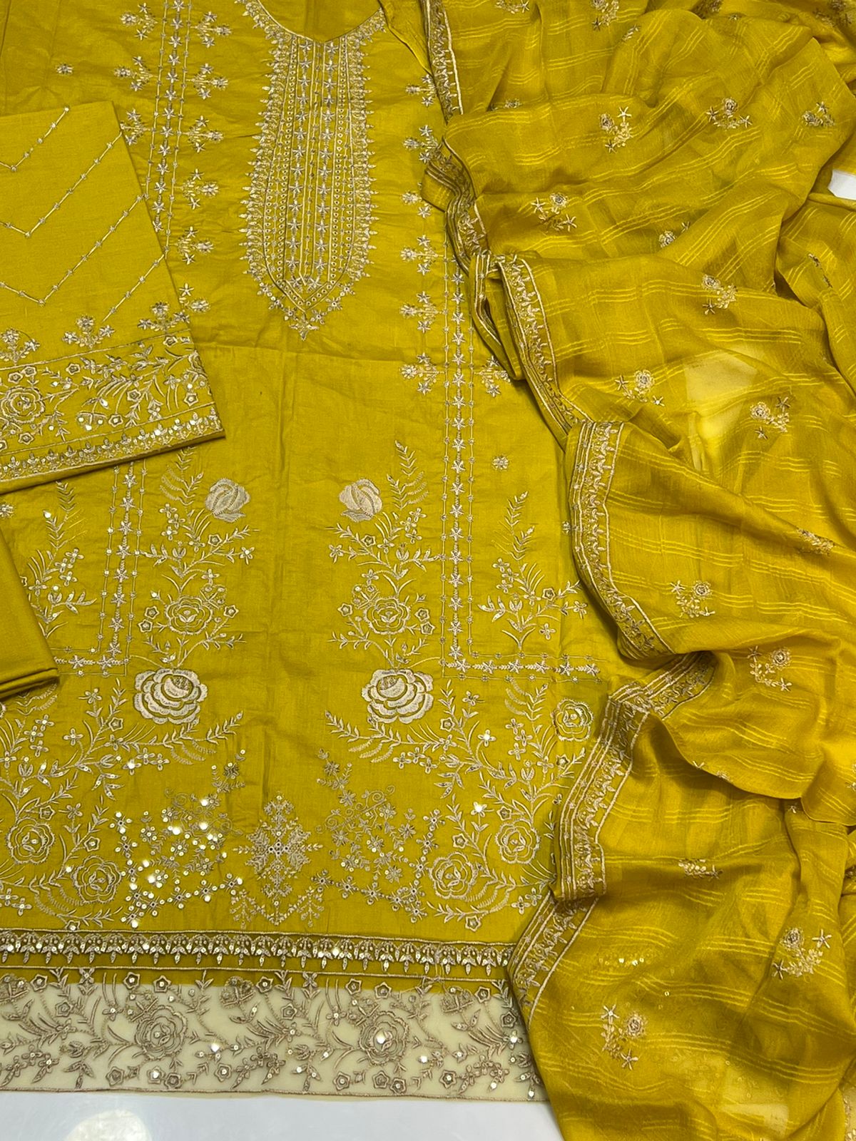 ZARA SHAH JAHAN | LAWN 3 PIECE UNSTICHED FULL HEAVY EMB SUIT FOR SUMMER 2025