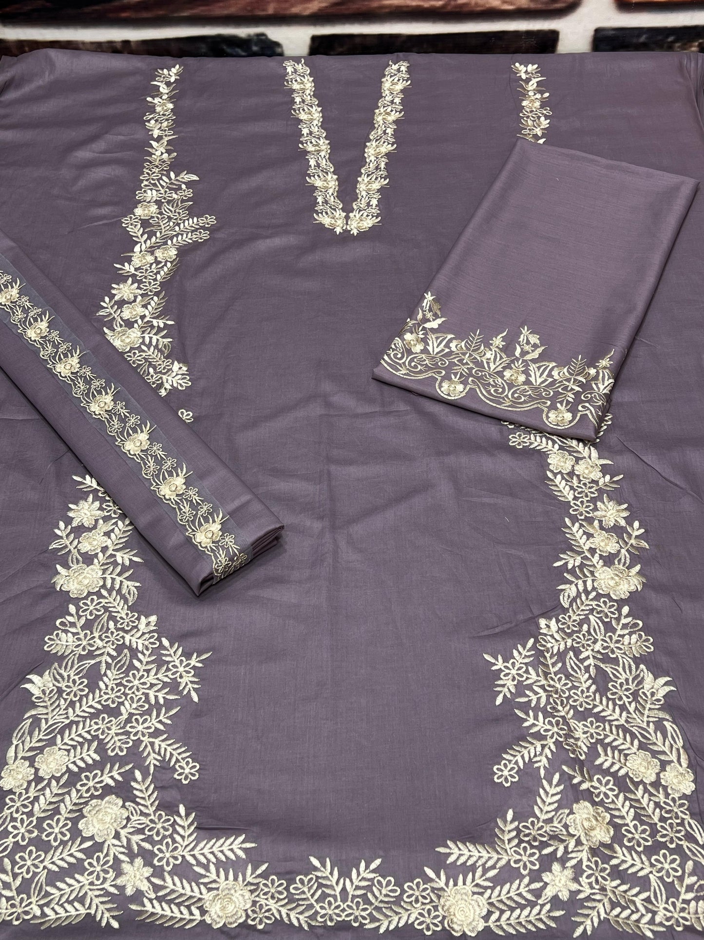 ZAINAB CHOTTANI | LAWN 2 PIECE UNSTICHED FULL HEAVY EMB SUIT FOR SUMMER 2025 PURPLE LAVENDER
