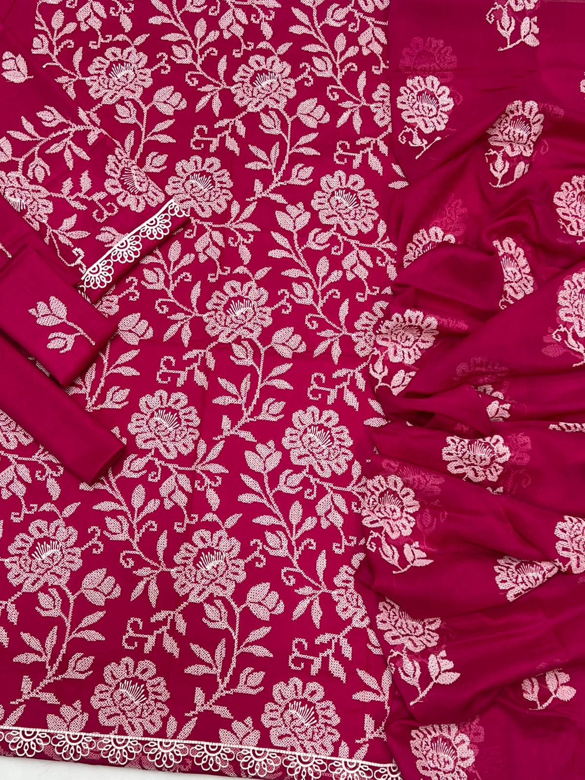 BAREEZE | LAWN 3 PIECE UNSTICHED FULL HEAVY EMB SUIT WITH BAMBER SHAFFUN DUBATA FOR SUMMER 2026 DEEP PINK