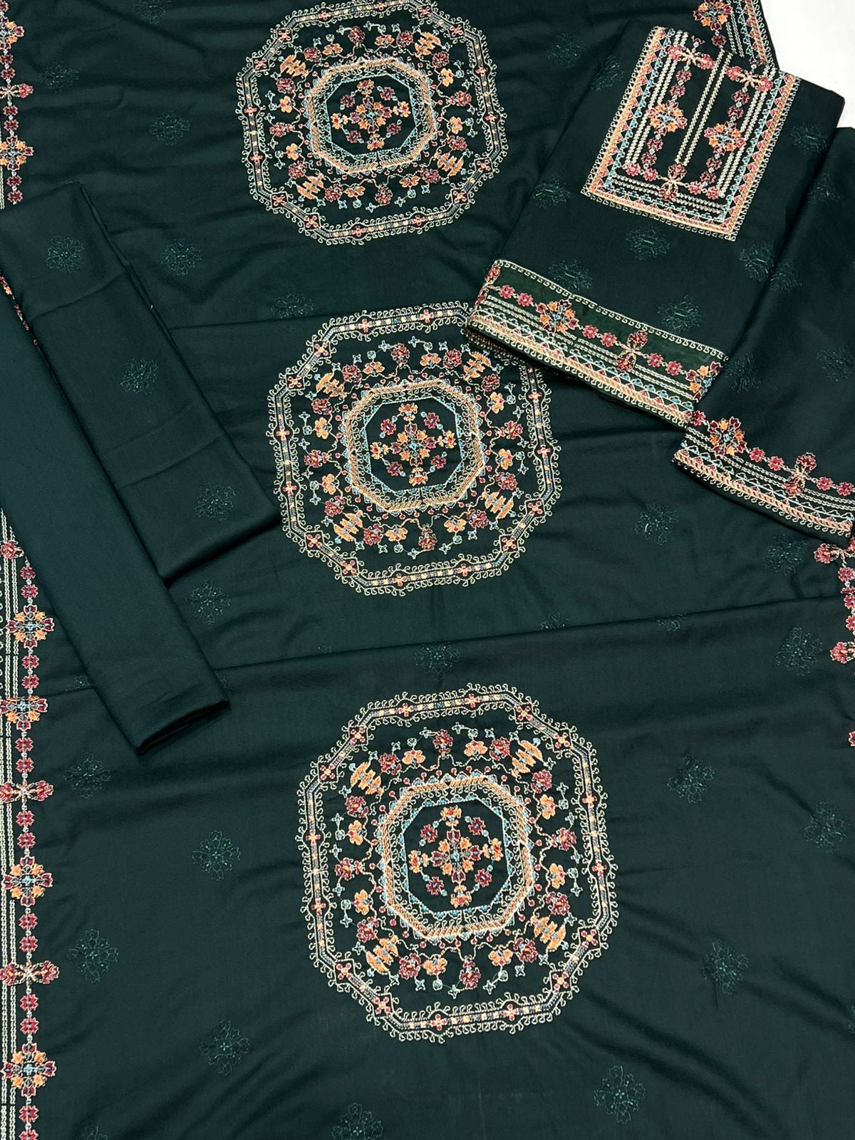 BAREEZE | DHANAK 3 PIECE UNSTICHED FULL HEAVY EMB SUIT WITH HEAVY EMB SHAWL FOR WINTER 2025-26 GREEN