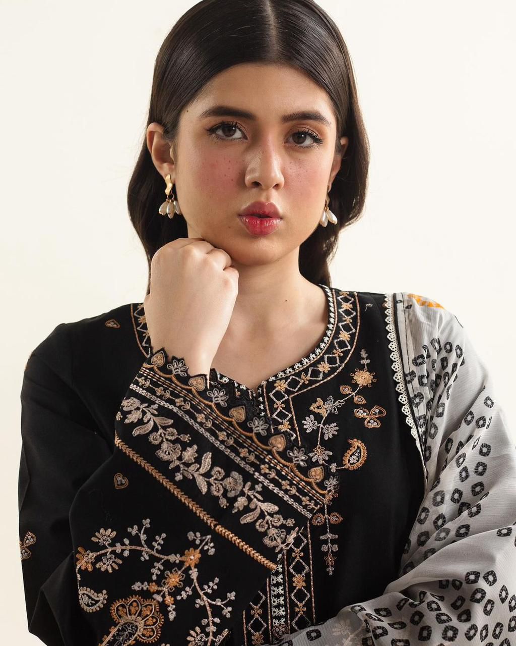 COCO BY ZARA SHAH JHAN | LINEN 3 PIECE FULL EMB SUIT FOR WINTER 2024-2025